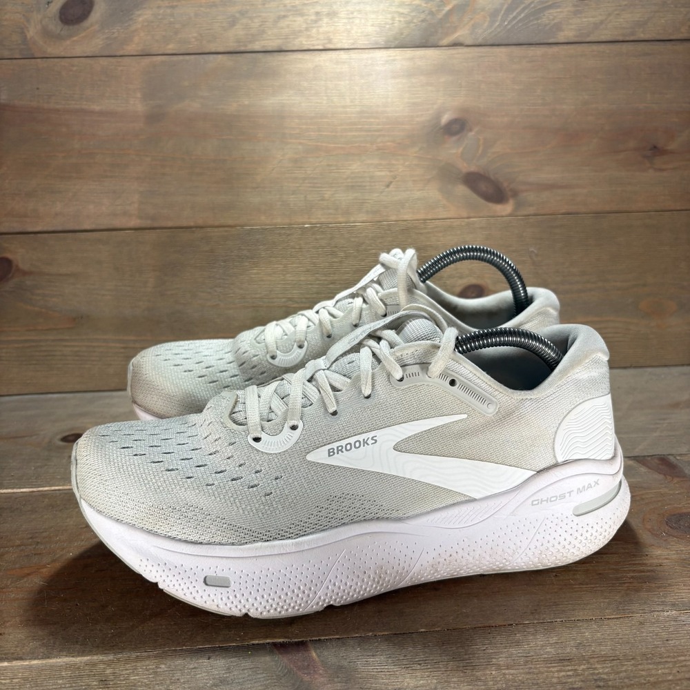 Brooks Ghost Max Womens size 9 shoes white Mesh Cushioned Running sneakers